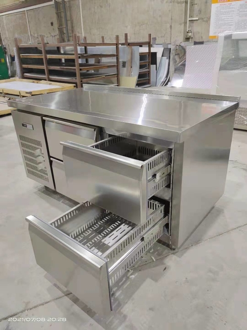 최신 회사 사례 주문 제작됩니다! 우크라이나 고객을 위한 4 서랍 언더 카운터 냉각장치 5ft